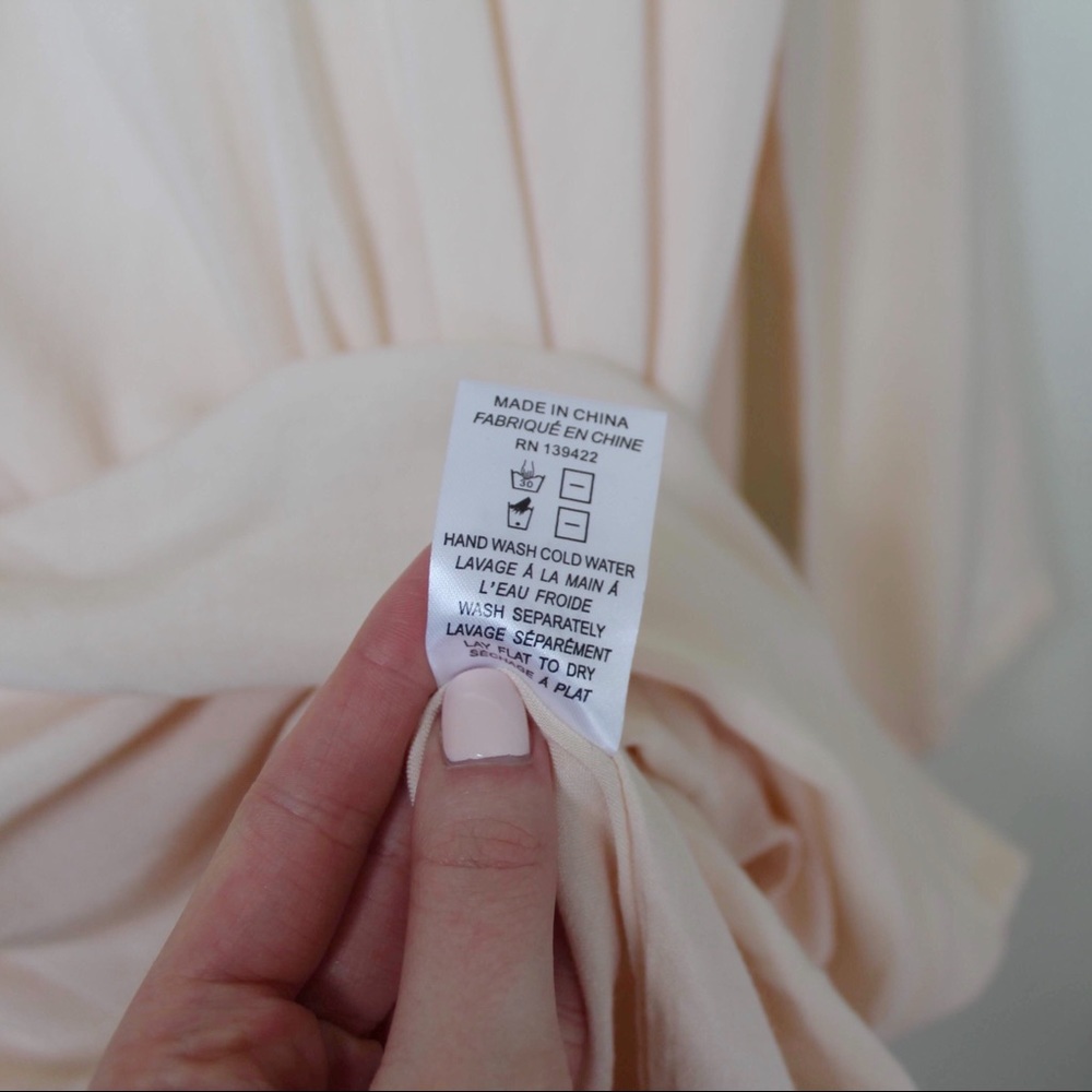 V-Neck Ruffled Dress - Picture 7 of 7
